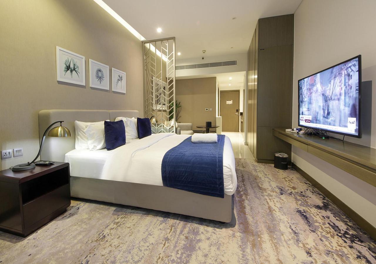 Stylish In Damac Prive Canal-view