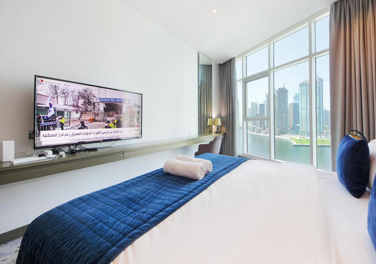 Stylish In Damac Prive Canal-view Apartment