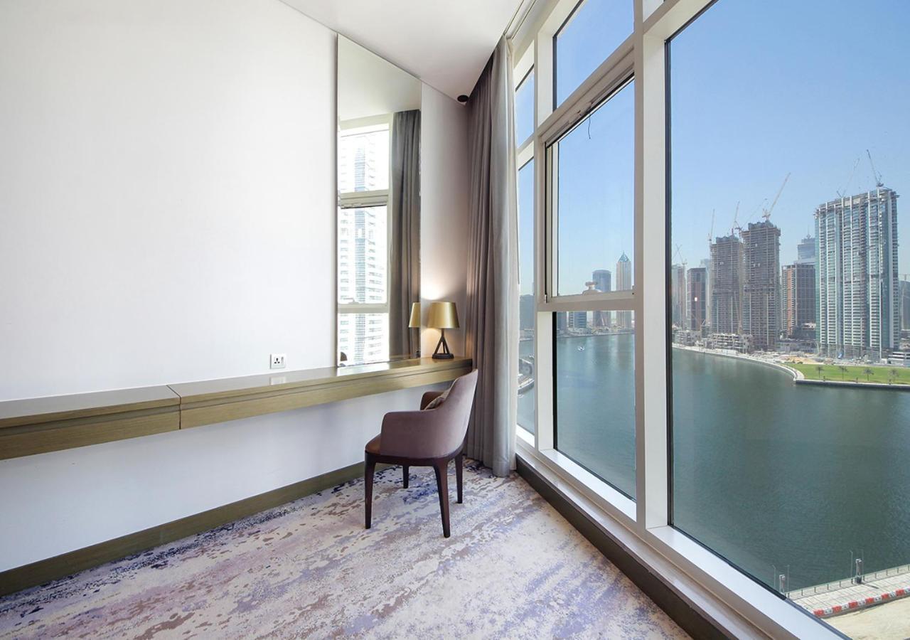 Stylish In Damac Prive Canal-view Apartment *