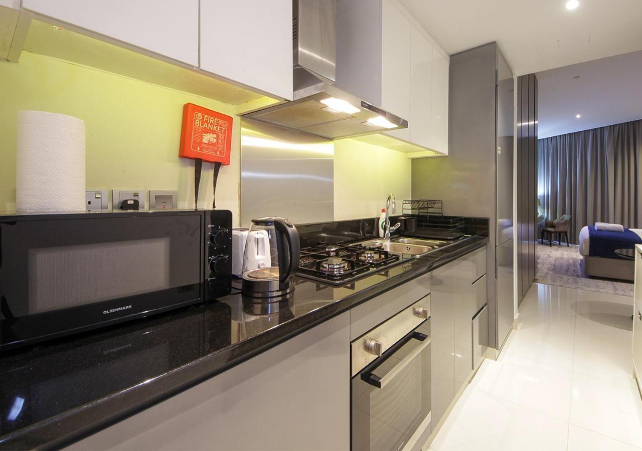 Stylish In Damac Prive Canal-view Apartment